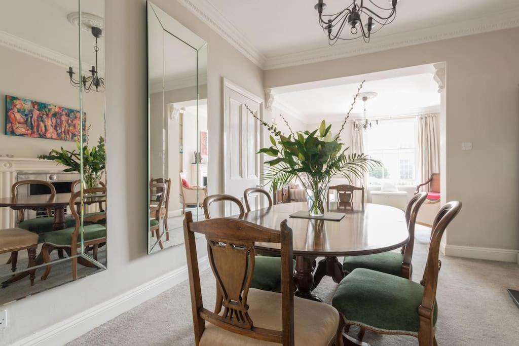 Four Bedroom Townhouse In Famous Suffolks Area Cheltenham Exterior foto